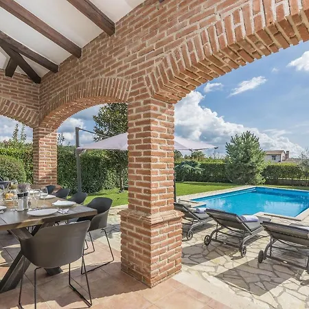 Rustica Villa *